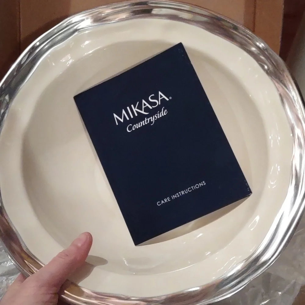 Mikasa countryside serving bowl, nib